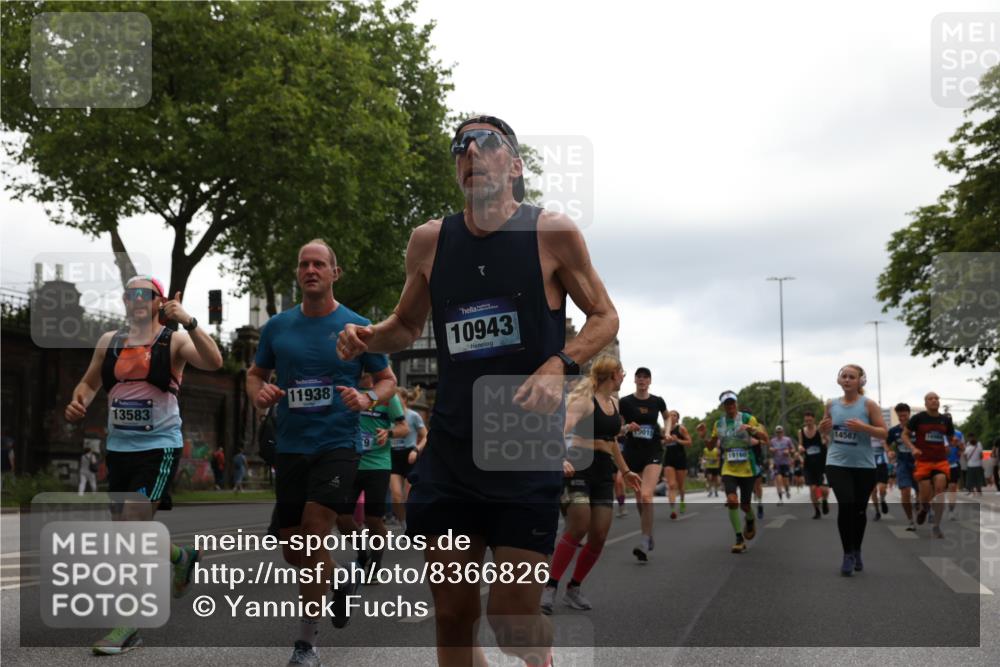 29.06.2025 - hella hamburg halbmarathon Yannick Fuchs http://msf.ph/oto/8366826 29.06.2025 10:53:24 20KM 2006, 2348, 2584, 2957, 2978, 3114, 3181, 3279, 3425, 3983, 4088, 4592, 4796, 5885, 6087, 6220, 6438, 7031, 7223, 7287, 10488, 10587, 10759, 10896, 10943, 11018, 11757, 11935, 11938, 12206, 12261, 12564, 12633, 12736, 12779, 12862, 13583, 13761, 14567, 14732, 14902, 14928, 14965, 15232, 15284, 15785, 16227, 16341, 16754, 16910, 16915, 16980, 17176, 17304, 17503, 17630, 18467, 18485, 18716, 18855, 19015, 19160 meine-sportfotos.de