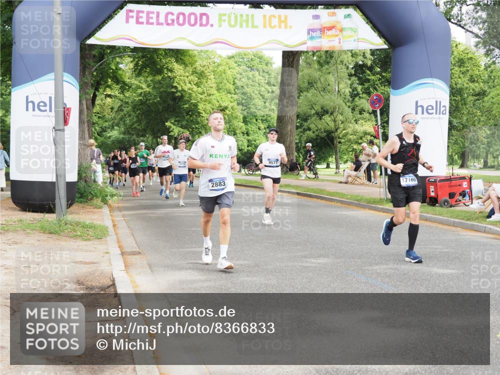 29.06.2025 - hella hamburg halbmarathon MichiJ http://msf.ph/oto/8366833 29.06.2025 10:44:03 Zwischen KM18-KM19 2883, 4833, 4951, 5570, 6835, 9577, 11083, 11554, 15349, 16257, 16261, 17160, 17617, 18388 meine-sportfotos.de