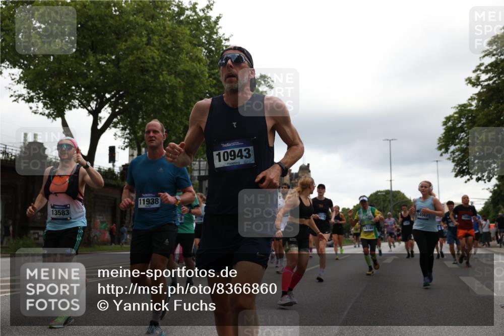 29.06.2025 - hella hamburg halbmarathon Yannick Fuchs http://msf.ph/oto/8366860 29.06.2025 10:53:24 20KM 2006, 2348, 2584, 2957, 2978, 3114, 3181, 3279, 3425, 3983, 4088, 4592, 4796, 5885, 6087, 6220, 6438, 7031, 7223, 7287, 10488, 10587, 10759, 10896, 10943, 11018, 11757, 11935, 11938, 12206, 12261, 12564, 12633, 12736, 12779, 12862, 13583, 13761, 14567, 14732, 14902, 14928, 14965, 15232, 15284, 15785, 16227, 16341, 16754, 16910, 16915, 16980, 17176, 17304, 17503, 17630, 18467, 18485, 18716, 18855, 19015, 19160 meine-sportfotos.de