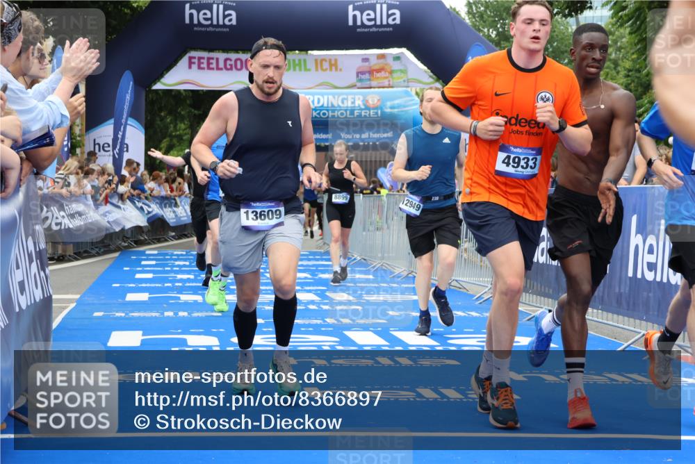 29.06.2025 - hella hamburg halbmarathon Strokosch-Dieckow http://msf.ph/oto/8366897 29.06.2025 10:50:17 Ziel 1119, 4247, 4933, 6795, 7930, 7932, 8899, 8921, 10371, 11607, 12035, 12235, 12949, 13609, 13690, 14034, 15620, 16000, 16242, 18499, 18811, 19040 meine-sportfotos.de