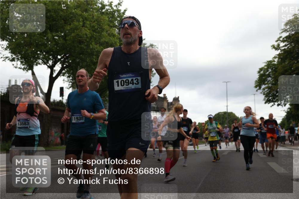 29.06.2025 - hella hamburg halbmarathon Yannick Fuchs http://msf.ph/oto/8366898 29.06.2025 10:53:24 20KM 2006, 2348, 2584, 2957, 2978, 3114, 3181, 3279, 3425, 3983, 4088, 4592, 4796, 5885, 6087, 6220, 6438, 7031, 7223, 7287, 10488, 10587, 10759, 10896, 10943, 11018, 11757, 11935, 11938, 12206, 12261, 12564, 12633, 12736, 12779, 12862, 13583, 13761, 14567, 14732, 14902, 14928, 14965, 15232, 15284, 15785, 16227, 16341, 16754, 16910, 16915, 16980, 17176, 17304, 17503, 17630, 18467, 18485, 18716, 18855, 19015, 19160 meine-sportfotos.de
