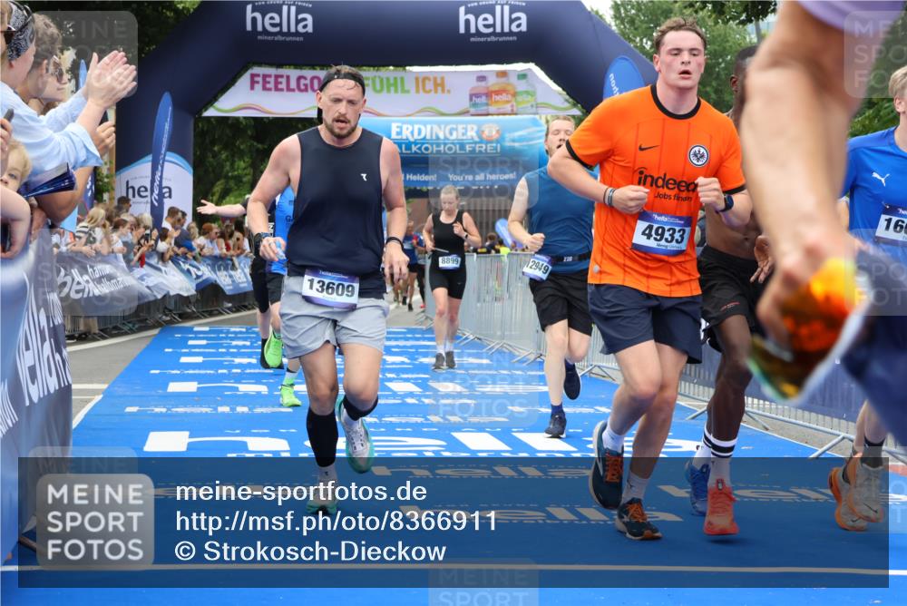 29.06.2025 - hella hamburg halbmarathon Strokosch-Dieckow http://msf.ph/oto/8366911 29.06.2025 10:50:17 Ziel 1119, 4247, 4933, 6795, 7930, 7932, 8899, 8921, 10371, 11607, 12035, 12235, 12949, 13609, 13690, 14034, 15620, 16000, 16242, 18499, 18811, 19040 meine-sportfotos.de