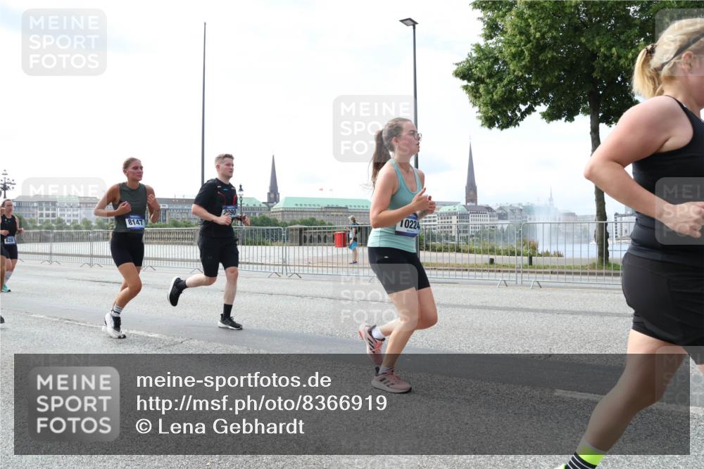 29.06.2025 - hella hamburg halbmarathon Lena Gebhardt http://msf.ph/oto/8366919 29.06.2025 10:14:34 Lombardsbrücke 2090, 8147, 10224, 1071, 1406, 1728, 1890, 2046, 2494, 2601, 2690, 2990, 3020, 3154, 3454, 3691, 3756, 3834, 3939, 4032, 5191, 5670, 5981, 6028, 6083, 6089, 6287, 6366, 6935, 7195, 7209, 7442, 7802, 7840, 7991, 8001, 8055, 8057, 8147, 8409, 8755, 8892, 9173, 9556, 9663, 9709, 9845, 9886, 10224, 10391, 10610, 12467, 12938, 13237, 13285, 14488, 16126 meine-sportfotos.de