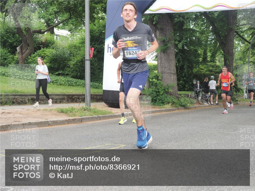 29.06.2025 - hella hamburg halbmarathon KatJ http://msf.ph/oto/8366921 29.06.2025 10:23:08 Zwischen KM18-KM19 1080, 7534, 8312 meine-sportfotos.de