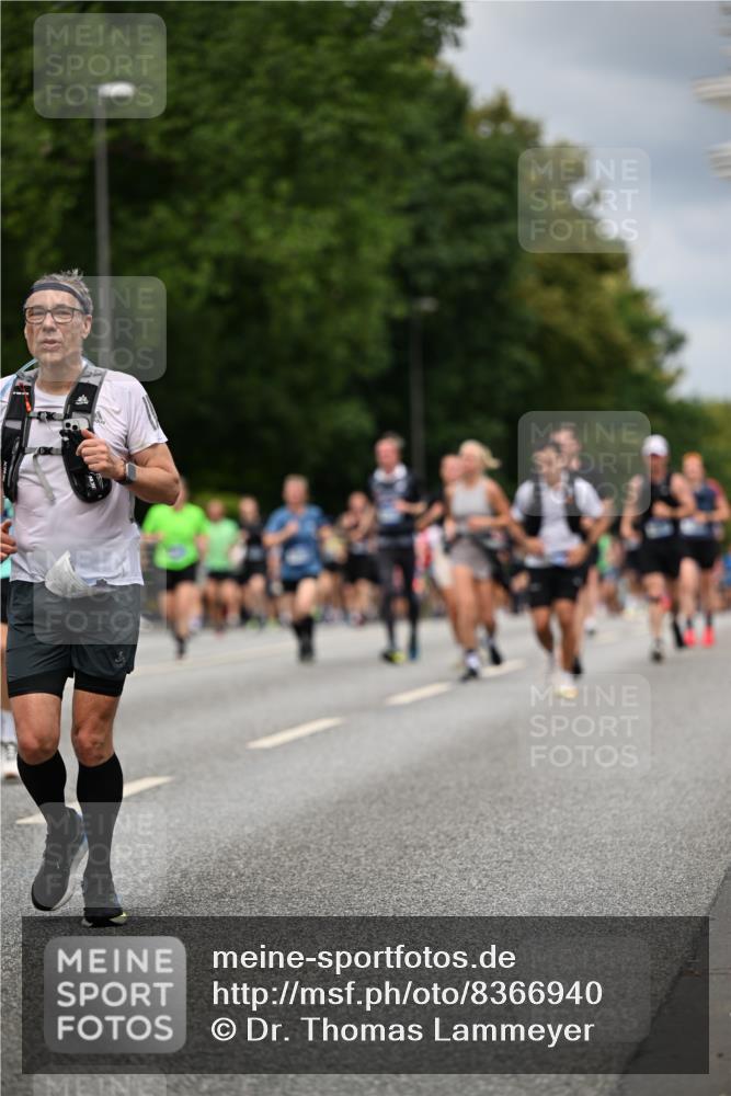 29.06.2025 - hella hamburg halbmarathon Dr. Thomas Lammeyer http://msf.ph/oto/8366940 29.06.2025 10:41:50 Kennedybrücke 1337, 1339, 1475, 1799, 1819, 2016, 2031, 2104, 2272, 2480, 2853, 4347, 4442, 4618, 4762, 5522, 5523, 5640, 5940, 6243, 6821, 6955, 7085, 7124, 7321, 7544, 8499, 8758, 8811, 8843, 8985, 9288, 9894, 10159, 10506, 10836, 10919 meine-sportfotos.de