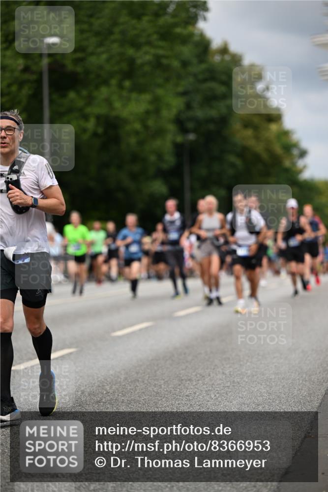 29.06.2025 - hella hamburg halbmarathon Dr. Thomas Lammeyer http://msf.ph/oto/8366953 29.06.2025 10:41:50 Kennedybrücke 1337, 1339, 1475, 1799, 1819, 2016, 2031, 2104, 2272, 2480, 2853, 4347, 4442, 4618, 4762, 5522, 5523, 5640, 5940, 6243, 6821, 6955, 7085, 7124, 7321, 7544, 8499, 8758, 8811, 8843, 8985, 9288, 9894, 10159, 10506, 10836, 10919 meine-sportfotos.de