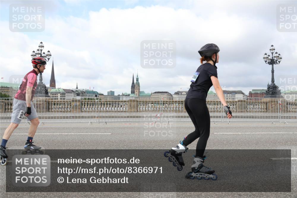 29.06.2025 - hella hamburg halbmarathon Lena Gebhardt http://msf.ph/oto/8366971 29.06.2025 09:10:53 Lombardsbrücke 264, 266 meine-sportfotos.de