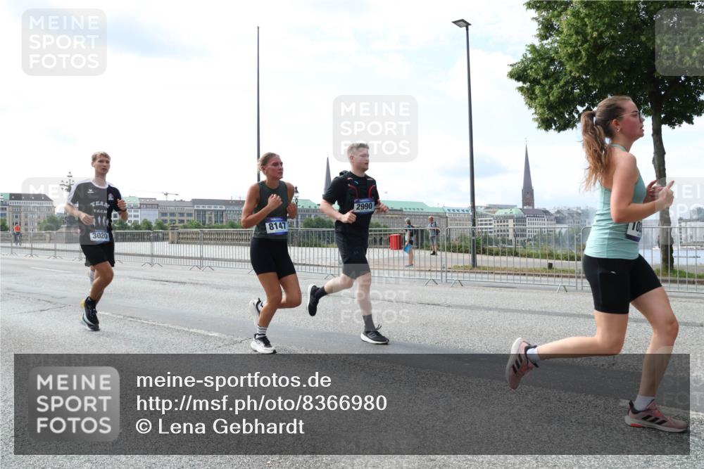 29.06.2025 - hella hamburg halbmarathon Lena Gebhardt http://msf.ph/oto/8366980 29.06.2025 10:14:35 Lombardsbrücke 3020, 81474, 2990, 1071, 1406, 1728, 2046, 2494, 2601, 2690, 2990, 3020, 3025, 3154, 3454, 3691, 3756, 3834, 3939, 4032, 5191, 5608, 5670, 5981, 6028, 6083, 6089, 6366, 6935, 7195, 7209, 7442, 7802, 7840, 7991, 8001, 8055, 8057, 8147, 8409, 8755, 8892, 9173, 9556, 9663, 9709, 9845, 10224, 10391, 10610, 10963, 12467, 12938, 13237, 13285, 14488, 16126 meine-sportfotos.de