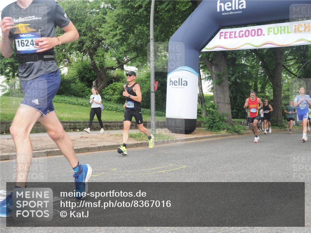 29.06.2025 - hella hamburg halbmarathon KatJ http://msf.ph/oto/8367016 29.06.2025 10:23:09 Zwischen KM18-KM19 1080, 7534, 7901, 8312 meine-sportfotos.de