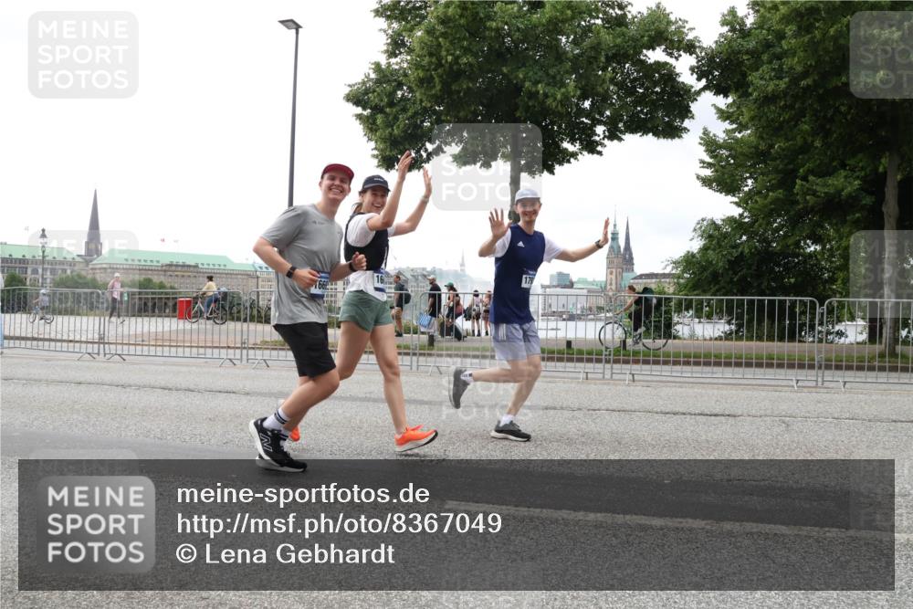 29.06.2025 - hella hamburg halbmarathon Lena Gebhardt http://msf.ph/oto/8367049 29.06.2025 10:48:37 Lombardsbrücke 179, 16, 1142, 1157, 1167, 1584, 1645, 2037, 2195, 2418, 2437, 2438, 2475, 2627, 2650, 2716, 2756, 2792, 2909, 2958, 3215, 3224, 3320, 3504, 3661, 3679, 3933, 4588, 5010, 5585, 5781, 5952, 6143, 6437, 7062, 7203, 7532, 7947, 7948, 8461, 8521, 8719, 8760, 8948, 9552, 9775, 9787, 9921, 10059, 10145, 10204, 10366, 10524, 10654, 10656, 11364, 11365, 11742, 13814, 13845, 15715, 16498, 16499, 16701 meine-sportfotos.de