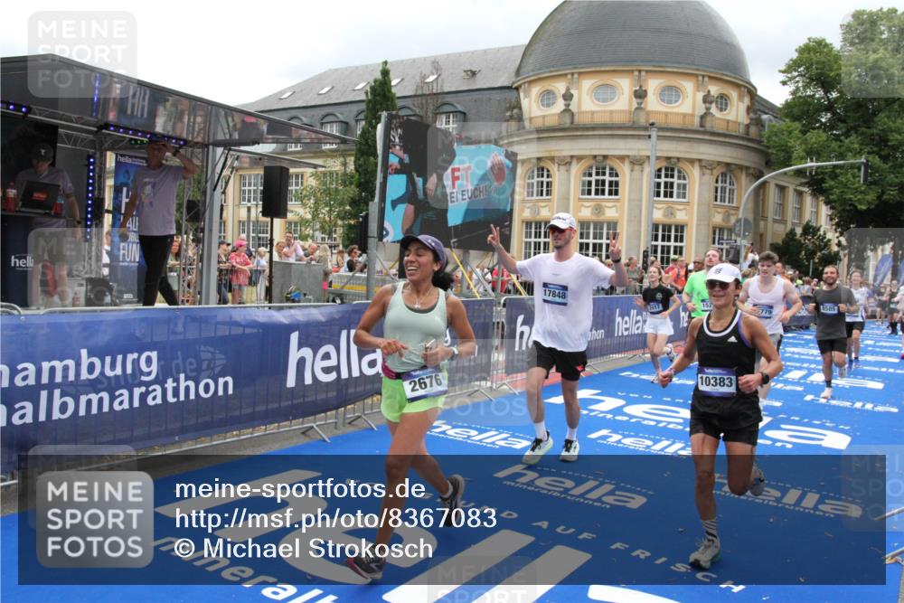 29.06.2025 - hella hamburg halbmarathon Michael Strokosch http://msf.ph/oto/8367083 29.06.2025 10:57:21 Ziel 1877, 2417, 2676, 4940, 5926, 6272, 8585, 9450, 9577, 9934, 10383, 11590, 12014, 12590, 13664, 13750, 15110, 15229, 15664, 16625, 17660, 17779, 17848, 17993, 19184 meine-sportfotos.de