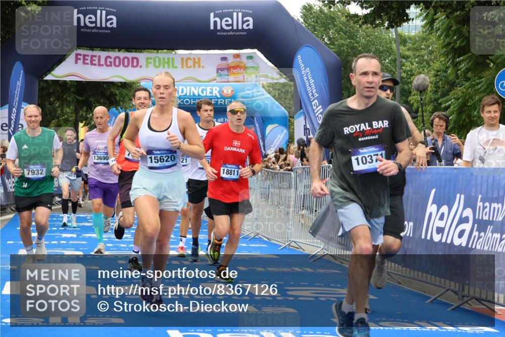 29.06.2025 - hella hamburg halbmarathon Strokosch-Dieckow http://msf.ph/oto/8367126 29.06.2025 10:50:13 Ziel 1119, 1507, 3296, 3562, 4933, 7176, 7930, 7932, 8313, 8921, 10371, 11607, 12203, 12235, 12949, 13282, 13609, 13690, 14034, 14257, 15620, 16000, 16242, 18228, 18499, 18657, 18658, 18811, 19040 meine-sportfotos.de