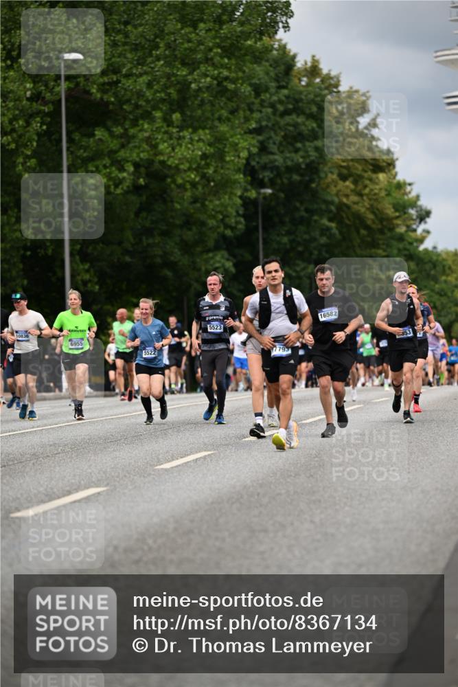 29.06.2025 - hella hamburg halbmarathon Dr. Thomas Lammeyer http://msf.ph/oto/8367134 29.06.2025 10:41:52 Kennedybrücke 1337, 1339, 1475, 1799, 1819, 2016, 2031, 2480, 2853, 4347, 4442, 4618, 4762, 5139, 5522, 5523, 5640, 6243, 6821, 6955, 7085, 7124, 7321, 7544, 8499, 8811, 8843, 8985, 9288, 9894, 10159, 10506, 10836, 10919 meine-sportfotos.de