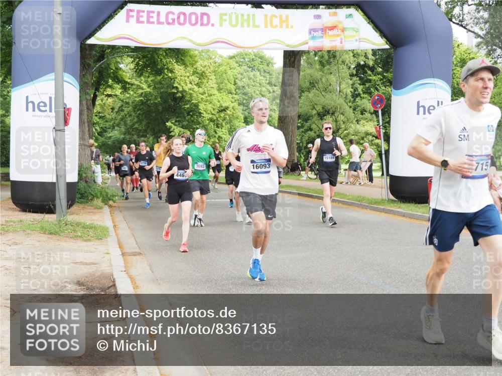 29.06.2025 - hella hamburg halbmarathon MichiJ http://msf.ph/oto/8367135 29.06.2025 10:44:08 Zwischen KM18-KM19 1715, 1719, 2025, 2883, 3093, 4467, 9577, 15189, 16093, 17160 meine-sportfotos.de