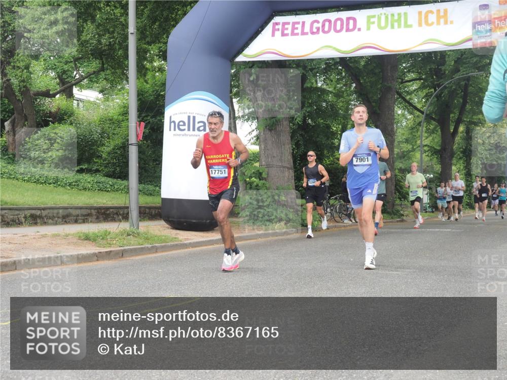 29.06.2025 - hella hamburg halbmarathon KatJ http://msf.ph/oto/8367165 29.06.2025 10:23:10 Zwischen KM18-KM19 7534, 7901, 8312 meine-sportfotos.de