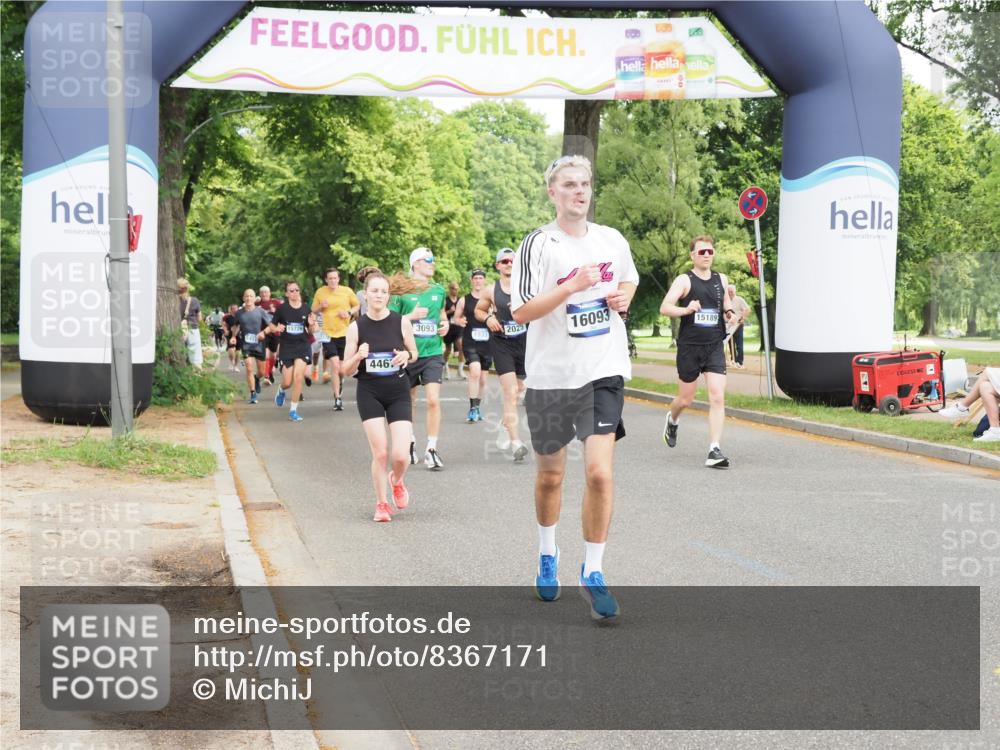 29.06.2025 - hella hamburg halbmarathon MichiJ http://msf.ph/oto/8367171 29.06.2025 10:44:08 Zwischen KM18-KM19 1715, 1719, 2025, 2883, 3093, 4467, 9577, 15189, 16093, 17160 meine-sportfotos.de