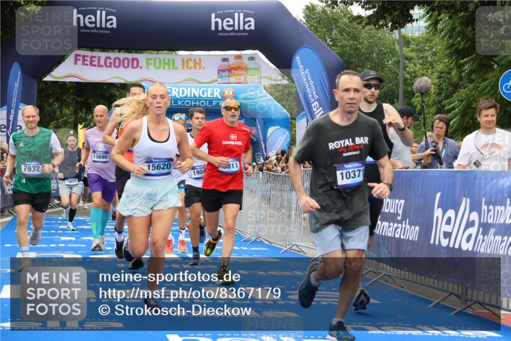 29.06.2025 - hella hamburg halbmarathon Strokosch-Dieckow http://msf.ph/oto/8367179 29.06.2025 10:50:13 Ziel 1119, 1507, 3296, 3562, 4933, 7176, 7930, 7932, 8313, 8921, 10371, 11607, 12203, 12235, 12949, 13282, 13609, 13690, 14034, 14257, 15620, 16000, 16242, 18228, 18499, 18657, 18658, 18811, 19040 meine-sportfotos.de