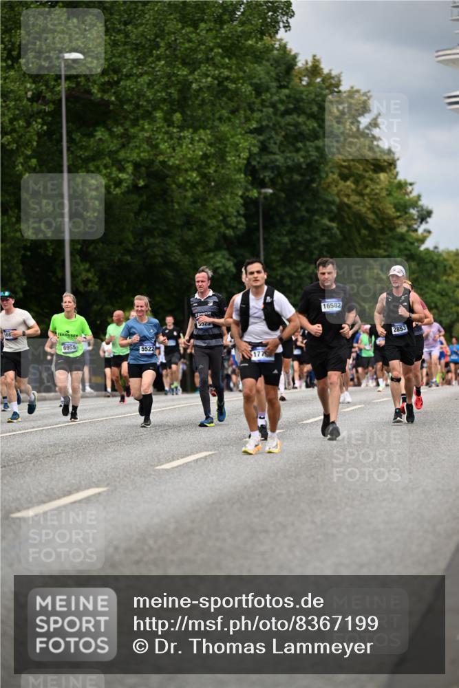 29.06.2025 - hella hamburg halbmarathon Dr. Thomas Lammeyer http://msf.ph/oto/8367199 29.06.2025 10:41:52 Kennedybrücke 1337, 1339, 1475, 1799, 1819, 2016, 2031, 2480, 2853, 4347, 4442, 4618, 4762, 5139, 5522, 5523, 5640, 6243, 6821, 6955, 7085, 7124, 7321, 7544, 8499, 8811, 8843, 8985, 9288, 9894, 10159, 10506, 10836, 10919 meine-sportfotos.de