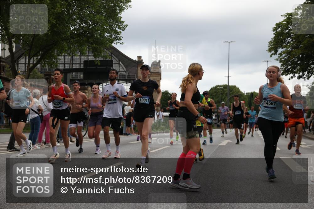 29.06.2025 - hella hamburg halbmarathon Yannick Fuchs http://msf.ph/oto/8367209 29.06.2025 10:53:25 20KM 2348, 2584, 2780, 2957, 2978, 3114, 3279, 3425, 3983, 4088, 4592, 4796, 5885, 6087, 6220, 6438, 7031, 7223, 7287, 10488, 10587, 10759, 10896, 10943, 11018, 11757, 11935, 11938, 12206, 12261, 12564, 12633, 12736, 12779, 12862, 13583, 13706, 13761, 14567, 14732, 14902, 14928, 14965, 15232, 15284, 15785, 16227, 16341, 16754, 16910, 16915, 16980, 17176, 17304, 17503, 17630, 18467, 18485, 18716, 18855, 19015, 19160 meine-sportfotos.de