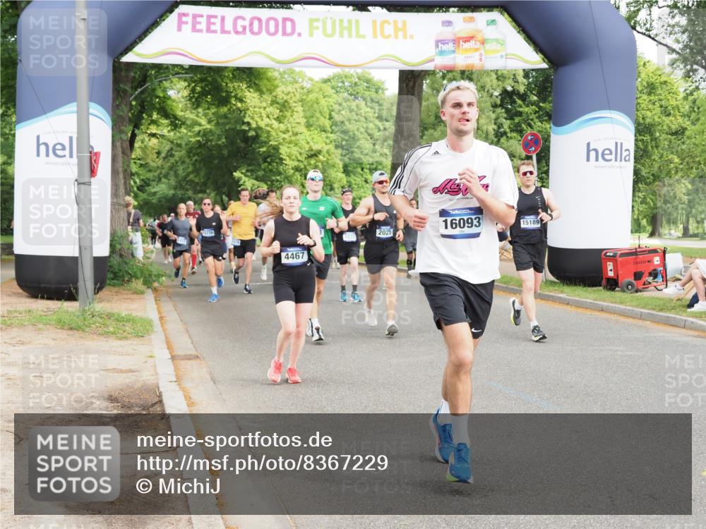 29.06.2025 - hella hamburg halbmarathon MichiJ http://msf.ph/oto/8367229 29.06.2025 10:44:08 Zwischen KM18-KM19 1715, 1719, 2025, 2883, 3093, 4467, 9577, 15189, 16093, 17160 meine-sportfotos.de