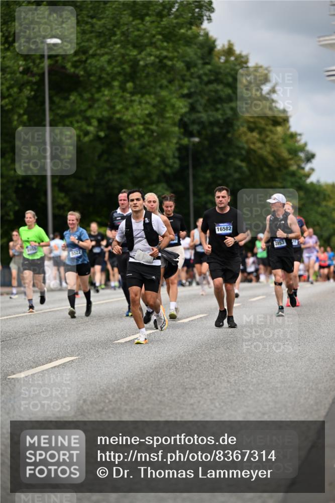 29.06.2025 - hella hamburg halbmarathon Dr. Thomas Lammeyer http://msf.ph/oto/8367314 29.06.2025 10:41:53 Kennedybrücke 1337, 1339, 1475, 1799, 2016, 2031, 2480, 2853, 4442, 4618, 4762, 5139, 5522, 5523, 5640, 6243, 6821, 6955, 7085, 7124, 7321, 7544, 8499, 8811, 8843, 8985, 9288, 9894, 10159, 10506, 10836, 10919 meine-sportfotos.de