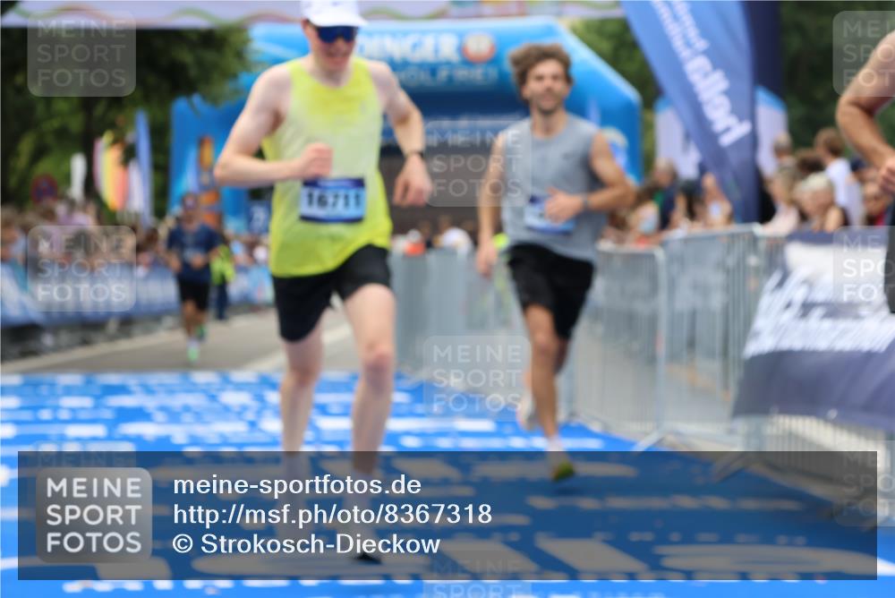 29.06.2025 - hella hamburg halbmarathon Strokosch-Dieckow http://msf.ph/oto/8367318 29.06.2025 10:28:22 Ziel 3075, 5328, 12529, 14140, 16711, 17374 meine-sportfotos.de