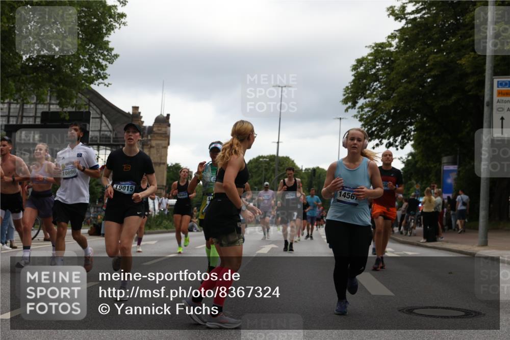 29.06.2025 - hella hamburg halbmarathon Yannick Fuchs http://msf.ph/oto/8367324 29.06.2025 10:53:25 20KM 2348, 2584, 2780, 2957, 2978, 3114, 3279, 3425, 3983, 4088, 4592, 4796, 5885, 6087, 6220, 6438, 7031, 7223, 7287, 10488, 10587, 10759, 10896, 10943, 11018, 11757, 11935, 11938, 12206, 12261, 12564, 12633, 12736, 12779, 12862, 13583, 13706, 13761, 14567, 14732, 14902, 14928, 14965, 15232, 15284, 15785, 16227, 16341, 16754, 16910, 16915, 16980, 17176, 17304, 17503, 17630, 18467, 18485, 18716, 18855, 19015, 19160 meine-sportfotos.de