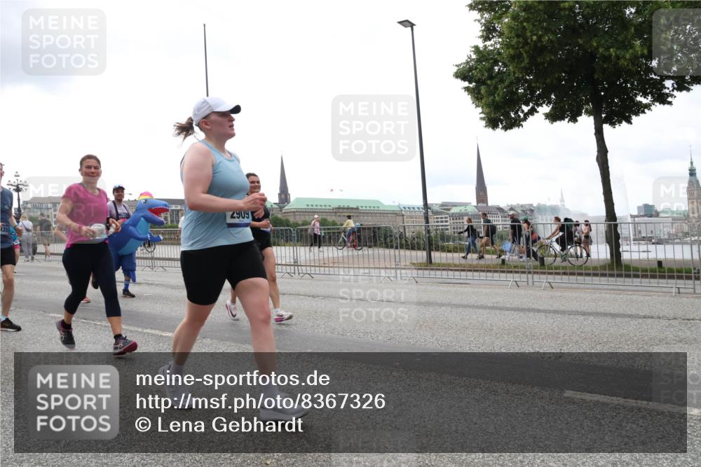 29.06.2025 - hella hamburg halbmarathon Lena Gebhardt http://msf.ph/oto/8367326 29.06.2025 10:48:38 Lombardsbrücke 35, 2909, 1142, 1157, 1167, 1584, 1645, 2037, 2195, 2418, 2437, 2438, 2475, 2627, 2716, 2756, 2792, 2909, 2958, 3215, 3224, 3320, 3504, 3661, 3679, 3933, 4588, 5010, 5585, 5781, 5952, 6143, 6437, 7062, 7203, 7532, 7947, 7948, 8461, 8719, 8760, 8948, 9552, 9775, 9787, 9921, 10059, 10145, 10204, 10366, 10524, 10654, 10656, 11364, 11365, 11742, 13814, 13845, 15715, 16498, 16499, 16701 meine-sportfotos.de