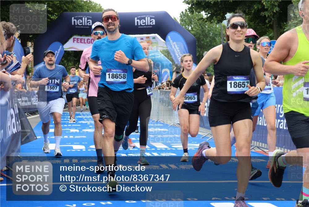 29.06.2025 - hella hamburg halbmarathon Strokosch-Dieckow http://msf.ph/oto/8367347 29.06.2025 10:50:06 Ziel 1119, 1216, 1321, 1507, 2020, 3296, 3562, 7100, 7176, 7657, 8313, 9031, 9213, 9303, 9965, 10371, 11607, 12203, 12235, 12271, 13225, 13282, 13758, 14257, 15620, 16403, 18228, 18657, 18658, 18884, 19112 meine-sportfotos.de