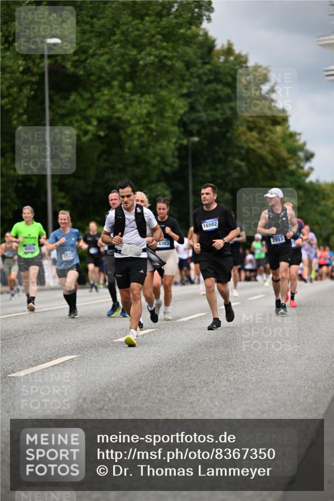 29.06.2025 - hella hamburg halbmarathon Dr. Thomas Lammeyer http://msf.ph/oto/8367350 29.06.2025 10:41:53 Kennedybrücke 1337, 1339, 1475, 1799, 2016, 2031, 2480, 2853, 4442, 4618, 4762, 5139, 5522, 5523, 5640, 6243, 6821, 6955, 7085, 7124, 7321, 7544, 8499, 8811, 8843, 8985, 9288, 9894, 10159, 10506, 10836, 10919 meine-sportfotos.de