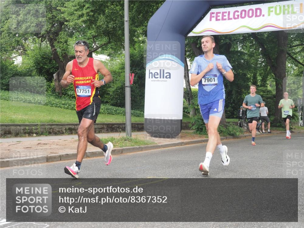 29.06.2025 - hella hamburg halbmarathon KatJ http://msf.ph/oto/8367352 29.06.2025 10:23:11 Zwischen KM18-KM19 7534, 7901, 8312 meine-sportfotos.de