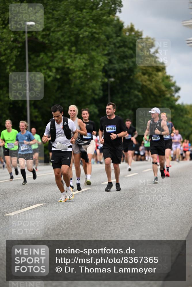 29.06.2025 - hella hamburg halbmarathon Dr. Thomas Lammeyer http://msf.ph/oto/8367365 29.06.2025 10:41:54 Kennedybrücke 1337, 1339, 1475, 1799, 2016, 2031, 2480, 2853, 4442, 4618, 4762, 5139, 5522, 5523, 5640, 6243, 6697, 6955, 7085, 7124, 7321, 7544, 8499, 8811, 8843, 8985, 9288, 9894, 10159, 10506, 10836 meine-sportfotos.de