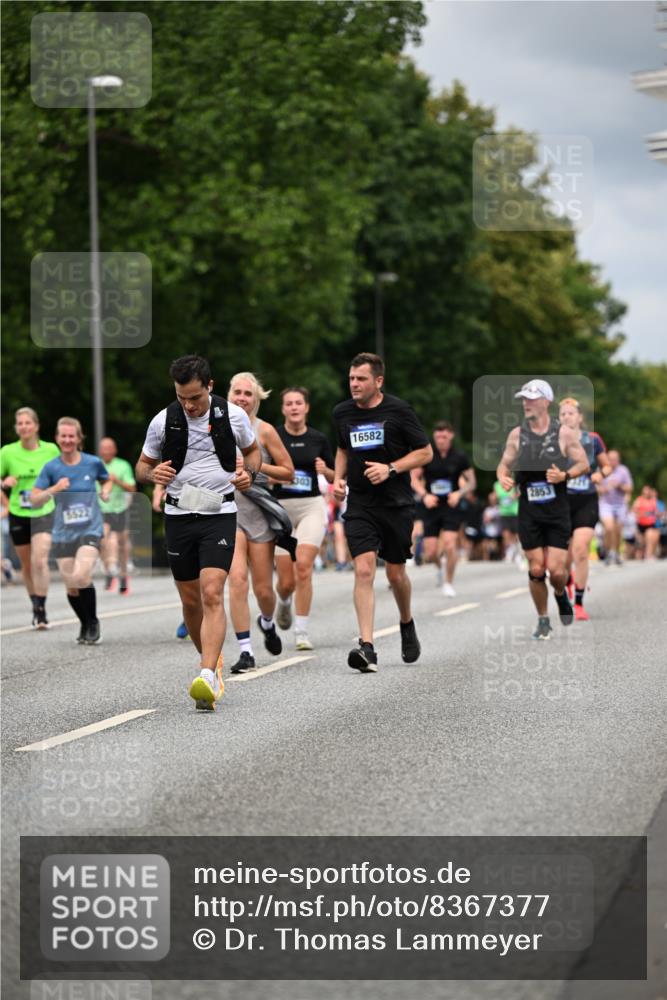 29.06.2025 - hella hamburg halbmarathon Dr. Thomas Lammeyer http://msf.ph/oto/8367377 29.06.2025 10:41:54 Kennedybrücke 1337, 1339, 1475, 1799, 2016, 2031, 2480, 2853, 4442, 4618, 4762, 5139, 5522, 5523, 5640, 6243, 6697, 6955, 7085, 7124, 7321, 7544, 8499, 8811, 8843, 8985, 9288, 9894, 10159, 10506, 10836 meine-sportfotos.de