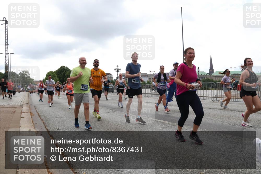 29.06.2025 - hella hamburg halbmarathon Lena Gebhardt http://msf.ph/oto/8367431 29.06.2025 10:48:39 Lombardsbrücke 15489, 2475, 16935, 16498, 1142, 1157, 1167, 1584, 1645, 2037, 2195, 2418, 2437, 2438, 2475, 2627, 2716, 2756, 2792, 2909, 3215, 3224, 3320, 3504, 3661, 3679, 3933, 4588, 5010, 5479, 5480, 5585, 5781, 5952, 6015, 6143, 6437, 7062, 7203, 7532, 7947, 7948, 8461, 8719, 8760, 8948, 9552, 9775, 9787, 9921, 10059, 10145, 10204, 10366, 10524, 10654, 10656, 11364, 11365, 13814, 13845, 15715, 16498, 16499, 16701 meine-sportfotos.de