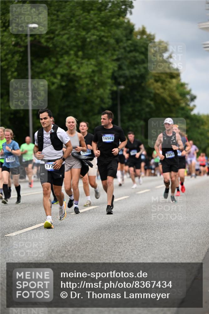 29.06.2025 - hella hamburg halbmarathon Dr. Thomas Lammeyer http://msf.ph/oto/8367434 29.06.2025 10:41:54 Kennedybrücke 1337, 1339, 1475, 1799, 2016, 2031, 2480, 2853, 4442, 4618, 4762, 5139, 5522, 5523, 5640, 6243, 6697, 6955, 7085, 7124, 7321, 7544, 8499, 8811, 8843, 8985, 9288, 9894, 10159, 10506, 10836 meine-sportfotos.de