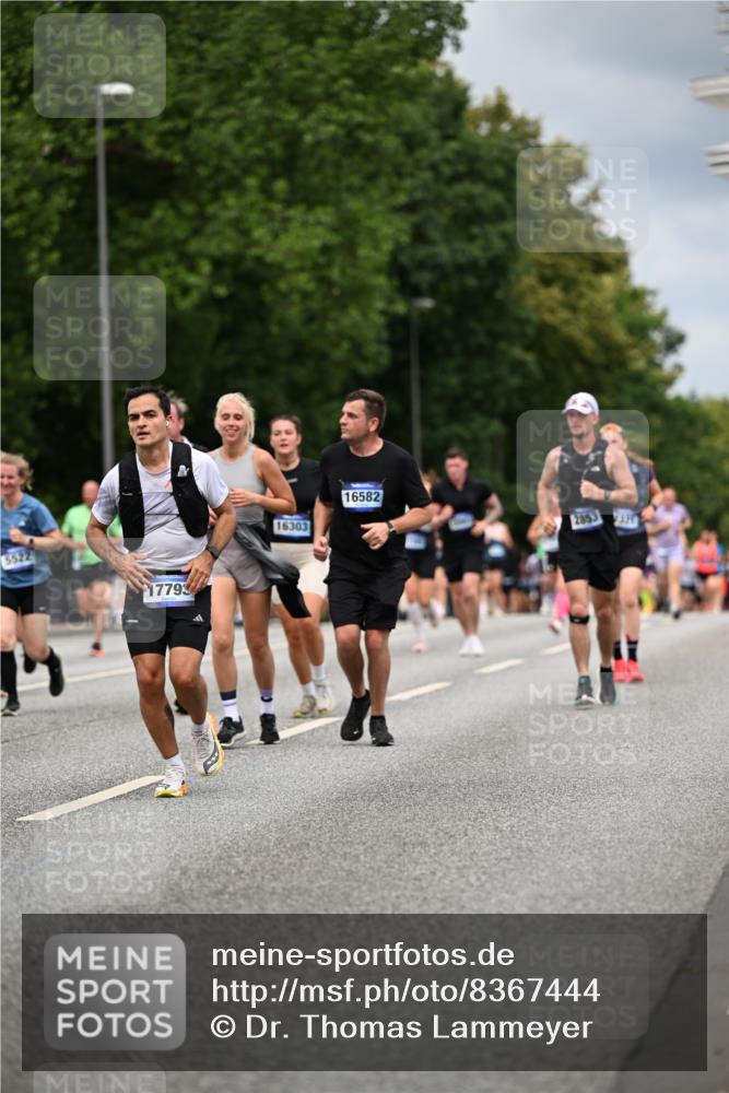 29.06.2025 - hella hamburg halbmarathon Dr. Thomas Lammeyer http://msf.ph/oto/8367444 29.06.2025 10:41:54 Kennedybrücke 1337, 1339, 1475, 1799, 2016, 2031, 2480, 2853, 4442, 4618, 4762, 5139, 5522, 5523, 5640, 6243, 6697, 6955, 7085, 7124, 7321, 7544, 8499, 8811, 8843, 8985, 9288, 9894, 10159, 10506, 10836 meine-sportfotos.de