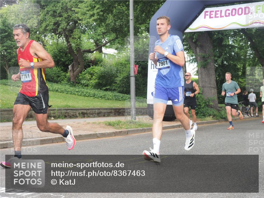 29.06.2025 - hella hamburg halbmarathon KatJ http://msf.ph/oto/8367463 29.06.2025 10:23:12 Zwischen KM18-KM19 7901, 8312 meine-sportfotos.de
