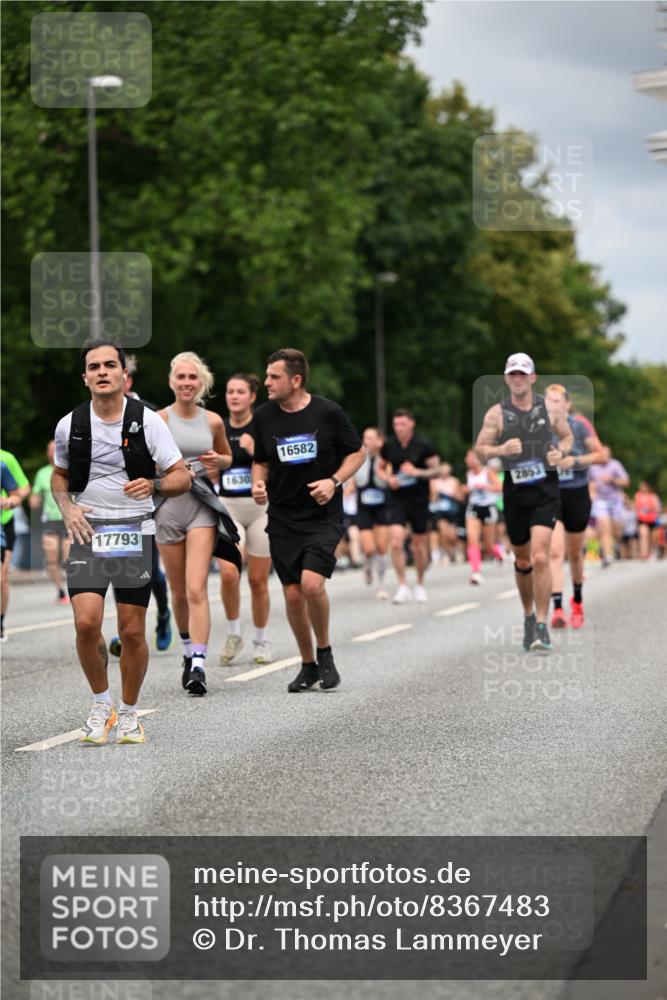 29.06.2025 - hella hamburg halbmarathon Dr. Thomas Lammeyer http://msf.ph/oto/8367483 29.06.2025 10:41:55 Kennedybrücke 1337, 1475, 1799, 1985, 2016, 2031, 2480, 2853, 4442, 4762, 5139, 5522, 5523, 5640, 6697, 6955, 7085, 7124, 7321, 7544, 8499, 8811, 8843, 8985, 9288, 9894, 10159, 10506, 10836 meine-sportfotos.de