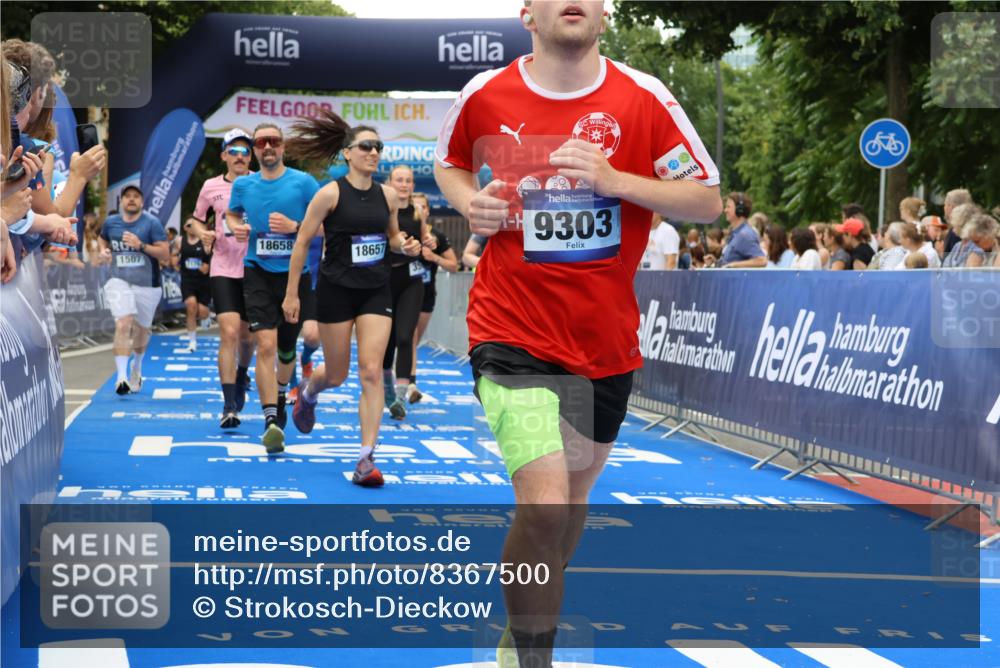 29.06.2025 - hella hamburg halbmarathon Strokosch-Dieckow http://msf.ph/oto/8367500 29.06.2025 10:50:05 Ziel 1119, 1216, 1321, 1507, 2020, 3296, 3562, 3692, 3852, 7100, 7176, 7657, 8313, 9031, 9213, 9303, 9965, 10371, 11607, 12203, 12235, 12271, 13225, 13282, 13758, 14257, 16403, 18228, 18657, 18658, 18884, 19112 meine-sportfotos.de