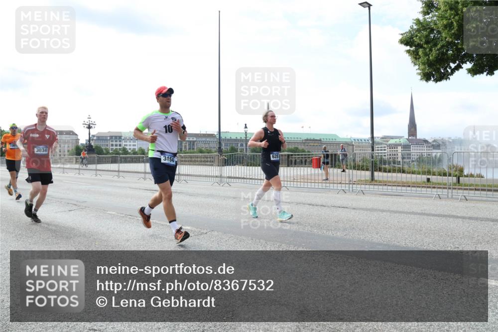 29.06.2025 - hella hamburg halbmarathon Lena Gebhardt http://msf.ph/oto/8367532 29.06.2025 10:14:37 Lombardsbrücke 10, 1061, 3834, 3154, 628, 1071, 1406, 1728, 2046, 2494, 2601, 2690, 2990, 3020, 3025, 3154, 3454, 3691, 3756, 3834, 3939, 4032, 5191, 5608, 5670, 5981, 6028, 6083, 6089, 6366, 6935, 7195, 7209, 7442, 7802, 7840, 7991, 8001, 8055, 8147, 8409, 8755, 8892, 9173, 9556, 9663, 9709, 9845, 10224, 10391, 10610, 10963, 12467, 12938, 13237, 13285, 14488, 16126 meine-sportfotos.de