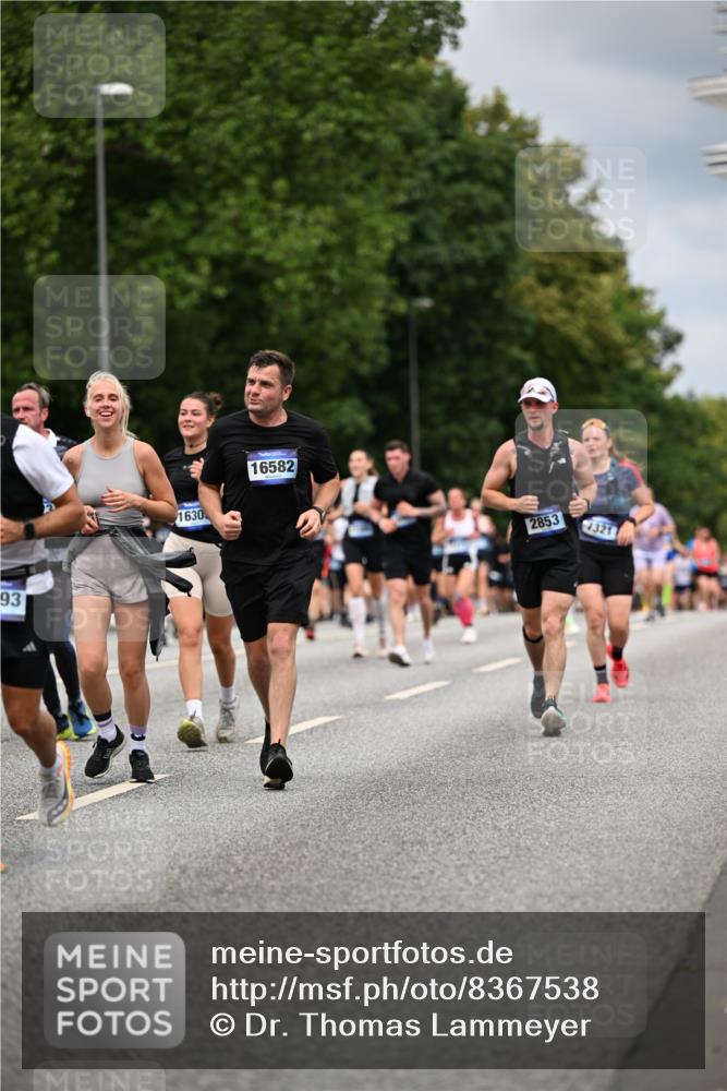 29.06.2025 - hella hamburg halbmarathon Dr. Thomas Lammeyer http://msf.ph/oto/8367538 29.06.2025 10:41:55 Kennedybrücke 1337, 1475, 1799, 1985, 2016, 2031, 2480, 2853, 4442, 4762, 5139, 5522, 5523, 5640, 6697, 6955, 7085, 7124, 7321, 7544, 8499, 8811, 8843, 8985, 9288, 9894, 10159, 10506, 10836 meine-sportfotos.de
