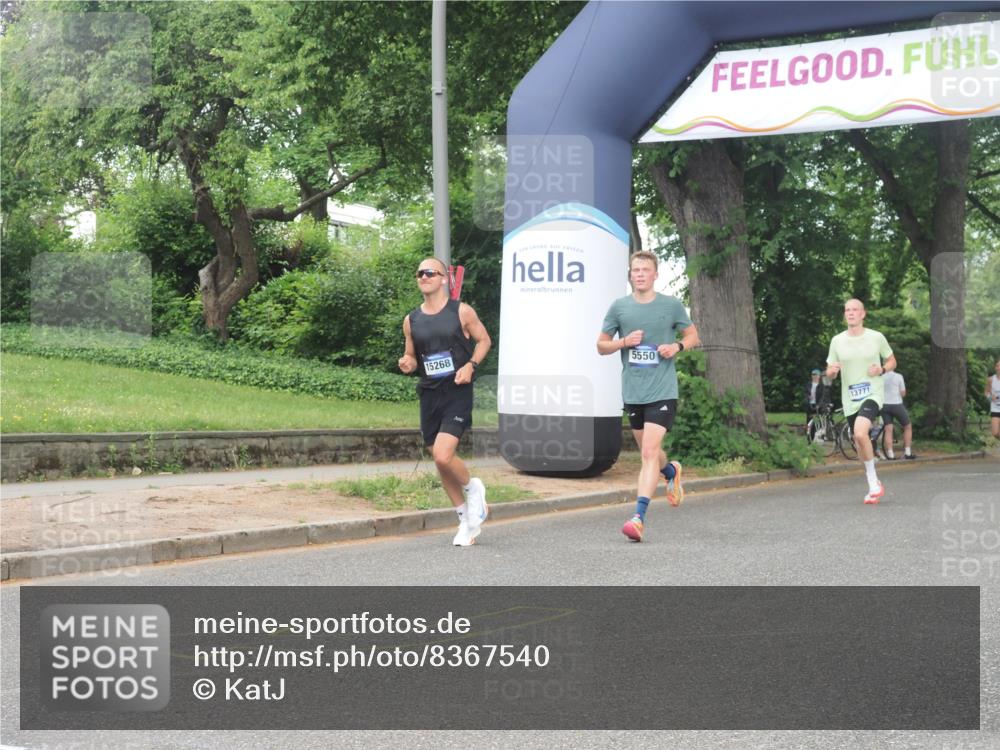 29.06.2025 - hella hamburg halbmarathon KatJ http://msf.ph/oto/8367540 29.06.2025 10:23:13 Zwischen KM18-KM19 5550, 7901 meine-sportfotos.de