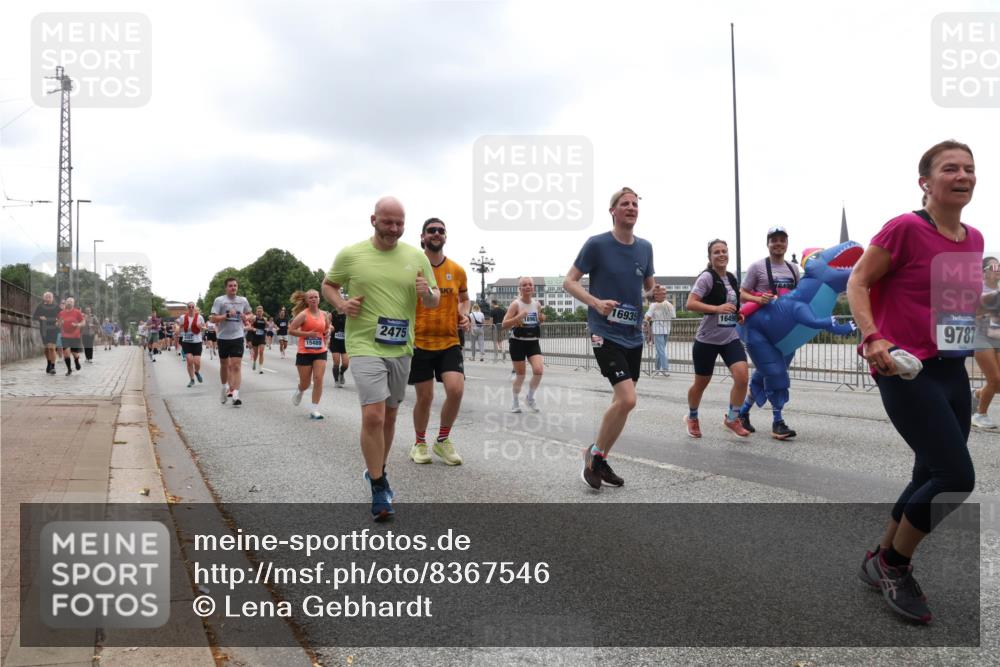 29.06.2025 - hella hamburg halbmarathon Lena Gebhardt http://msf.ph/oto/8367546 29.06.2025 10:48:39 Lombardsbrücke 18961, 2475, 15489, 16935, 16498, 9787, 1142, 1157, 1167, 1584, 1645, 2037, 2195, 2418, 2437, 2438, 2475, 2627, 2716, 2756, 2792, 2909, 3215, 3224, 3320, 3504, 3661, 3679, 3933, 4588, 5010, 5479, 5480, 5585, 5781, 5952, 6015, 6143, 6437, 7062, 7203, 7532, 7947, 7948, 8461, 8719, 8760, 8948, 9552, 9775, 9787, 9921, 10059, 10145, 10204, 10366, 10524, 10654, 10656, 11364, 11365, 13814, 13845, 15715, 16498, 16499, 16701 meine-sportfotos.de
