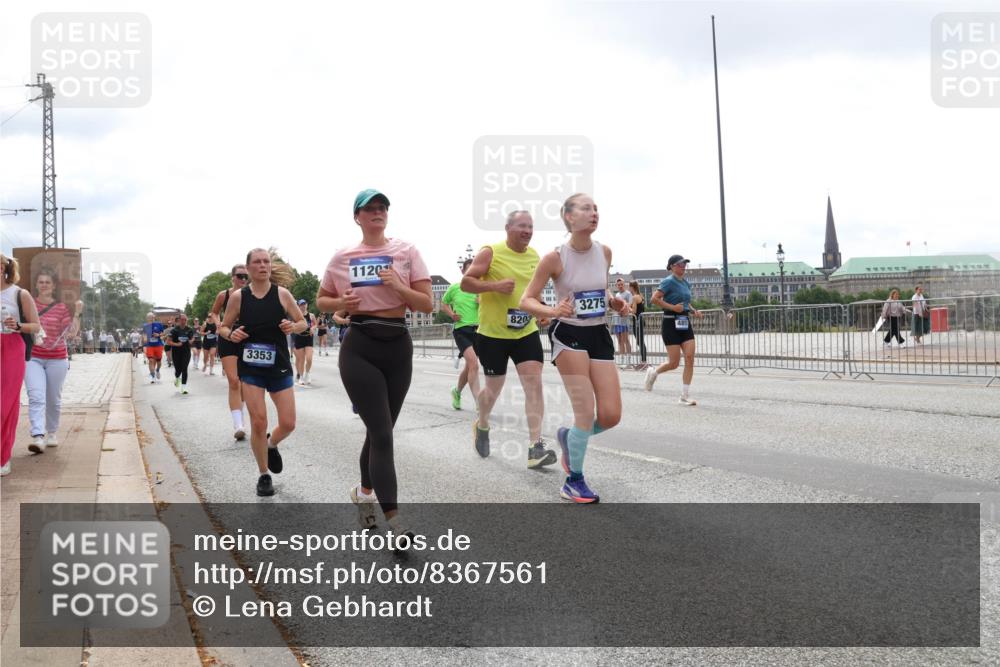 29.06.2025 - hella hamburg halbmarathon Lena Gebhardt http://msf.ph/oto/8367561 29.06.2025 10:39:33 Lombardsbrücke 3353, 1120, 820, 3275, 1760, 1856, 1883, 2092, 2313, 2571, 2574, 2578, 2843, 2893, 2976, 2998, 3046, 3275, 3353, 3727, 4298, 4523, 4603, 4609, 4659, 4752, 4855, 4882, 5045, 5701, 6321, 6342, 6343, 6427, 6428, 6611, 6719, 6726, 6739, 6748, 7053, 7125, 7199, 7341, 7429, 7501, 7506, 7524, 7589, 7684, 7815, 8203, 8243, 8457, 8995, 9393, 9420, 9446, 9569, 9698, 9747, 9777, 10001, 10315, 10441, 10512, 10516 meine-sportfotos.de