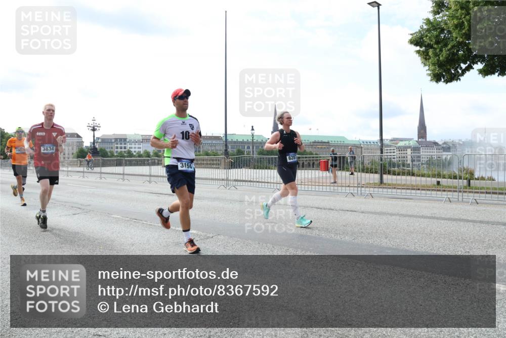 29.06.2025 - hella hamburg halbmarathon Lena Gebhardt http://msf.ph/oto/8367592 29.06.2025 10:14:37 Lombardsbrücke 8, 3834, 10, 3154, 6287, 1071, 1406, 1728, 2046, 2494, 2601, 2690, 2990, 3020, 3025, 3154, 3454, 3691, 3756, 3834, 3939, 4032, 5191, 5608, 5670, 5981, 6028, 6083, 6089, 6366, 6935, 7195, 7209, 7442, 7802, 7840, 7991, 8001, 8055, 8147, 8409, 8755, 8892, 9173, 9556, 9663, 9709, 9845, 10224, 10391, 10610, 10963, 12467, 12938, 13237, 13285, 14488, 16126 meine-sportfotos.de