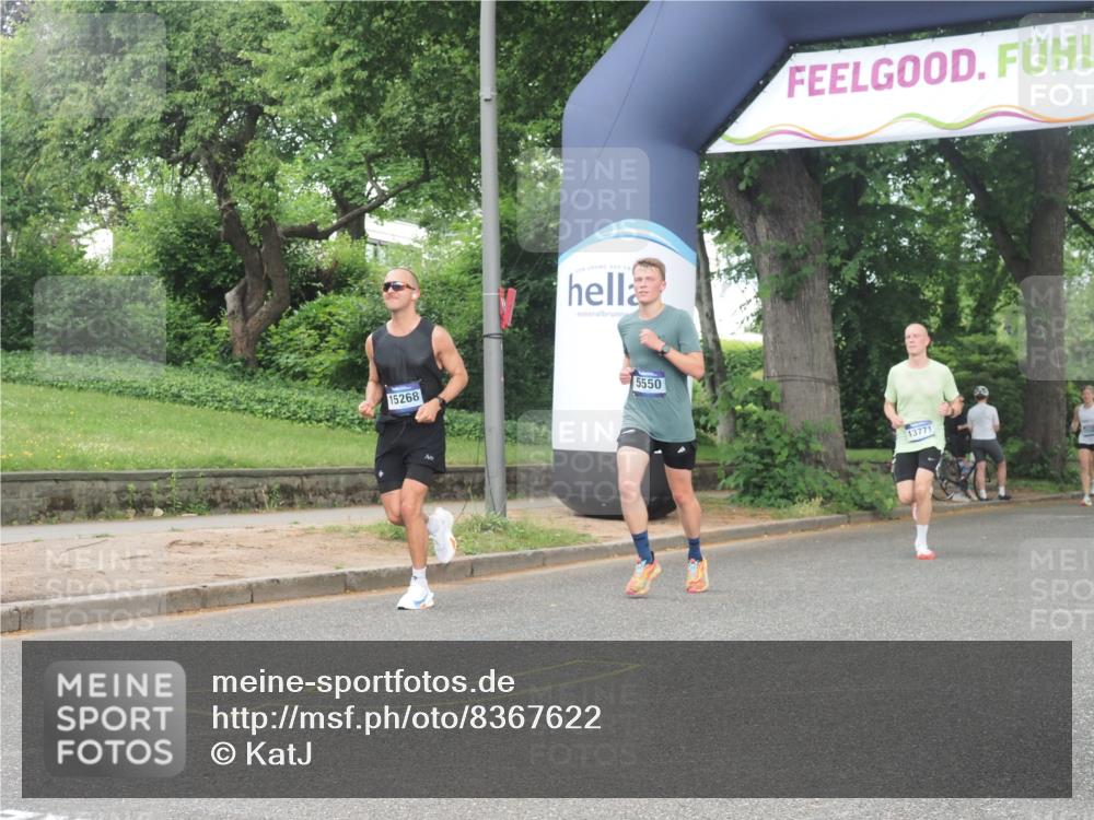 29.06.2025 - hella hamburg halbmarathon KatJ http://msf.ph/oto/8367622 29.06.2025 10:23:13 Zwischen KM18-KM19 5550, 7901 meine-sportfotos.de