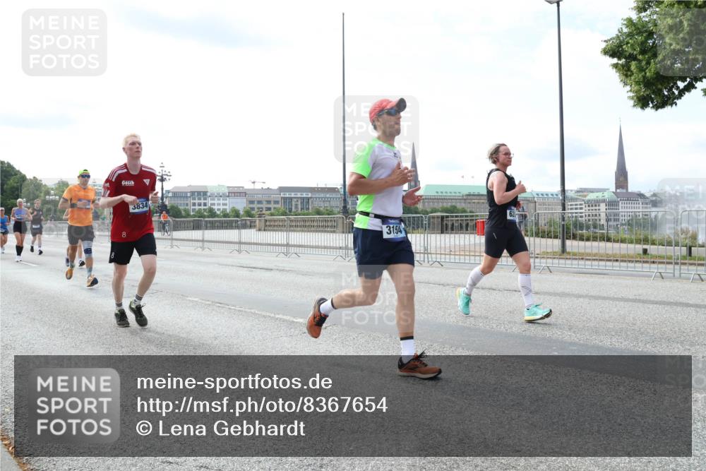 29.06.2025 - hella hamburg halbmarathon Lena Gebhardt http://msf.ph/oto/8367654 29.06.2025 10:14:37 Lombardsbrücke 8, 3834, 3154, 1071, 1406, 1728, 2046, 2494, 2601, 2690, 2990, 3020, 3025, 3154, 3454, 3691, 3756, 3834, 3939, 4032, 5191, 5608, 5670, 5981, 6028, 6083, 6089, 6366, 6935, 7195, 7209, 7442, 7802, 7840, 7991, 8001, 8055, 8147, 8409, 8755, 8892, 9173, 9556, 9663, 9709, 9845, 10224, 10391, 10610, 10963, 12467, 12938, 13237, 13285, 14488, 16126 meine-sportfotos.de