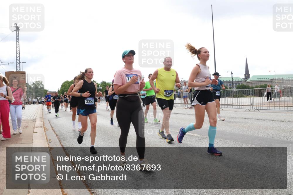 29.06.2025 - hella hamburg halbmarathon Lena Gebhardt http://msf.ph/oto/8367693 29.06.2025 10:39:33 Lombardsbrücke 3353, 7524, 11, 1, 8203, 485, 1760, 1856, 1883, 2092, 2313, 2571, 2574, 2578, 2843, 2893, 2976, 2998, 3046, 3275, 3353, 3727, 4298, 4523, 4603, 4609, 4659, 4752, 4855, 4882, 5045, 5701, 6321, 6342, 6343, 6427, 6428, 6611, 6719, 6726, 6739, 6748, 7053, 7125, 7199, 7341, 7429, 7501, 7506, 7524, 7589, 7684, 7815, 8203, 8243, 8457, 8995, 9393, 9420, 9446, 9569, 9698, 9747, 9777, 10001, 10315, 10441, 10512, 10516 meine-sportfotos.de