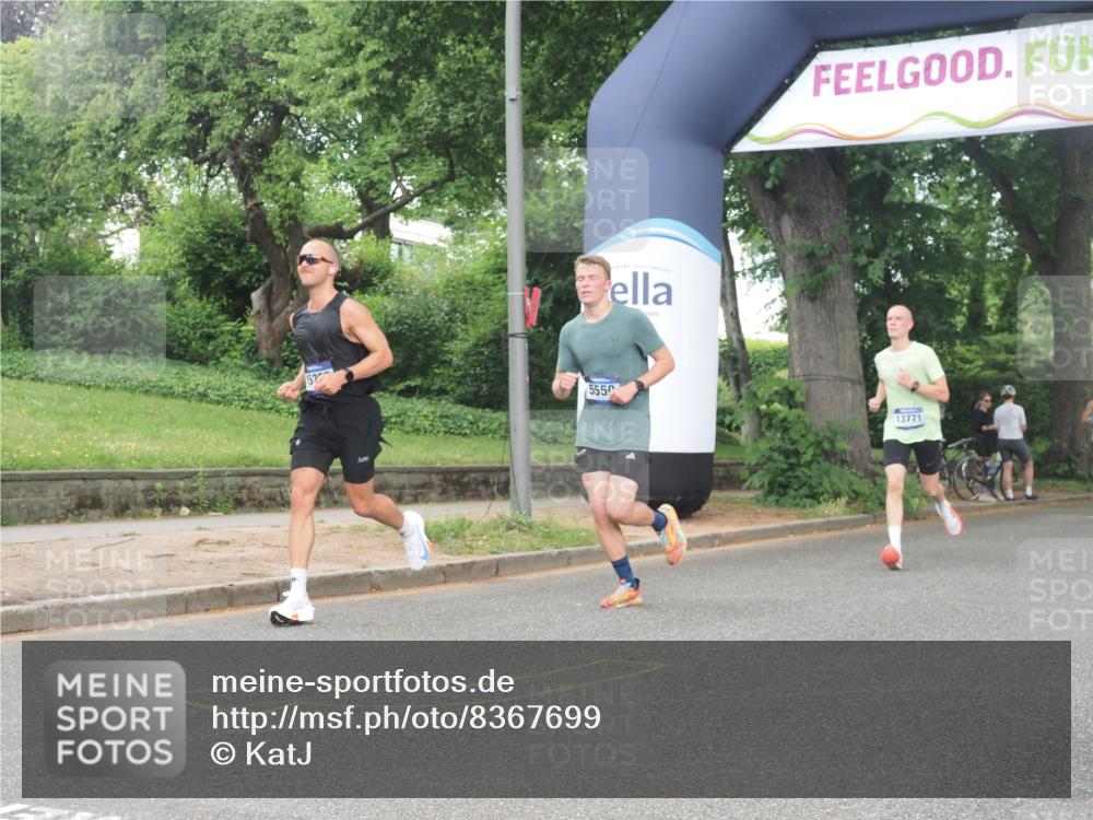 29.06.2025 - hella hamburg halbmarathon KatJ http://msf.ph/oto/8367699 29.06.2025 10:23:13 Zwischen KM18-KM19 5550, 7901 meine-sportfotos.de