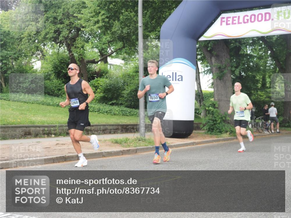 29.06.2025 - hella hamburg halbmarathon KatJ http://msf.ph/oto/8367734 29.06.2025 10:23:13 Zwischen KM18-KM19 5550, 7901 meine-sportfotos.de